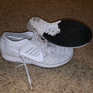 Brand new men’s Nike zoom flynit streaks